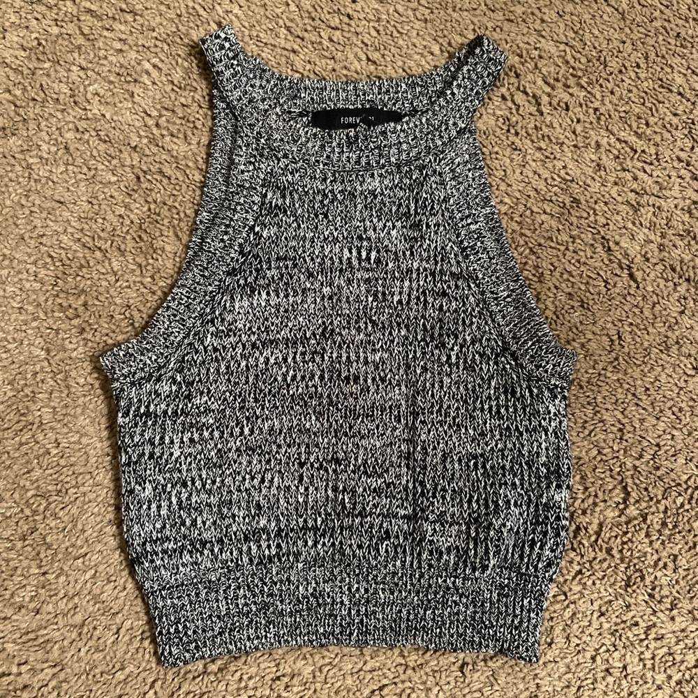 Forever 21 Black and White Knit Crop Top